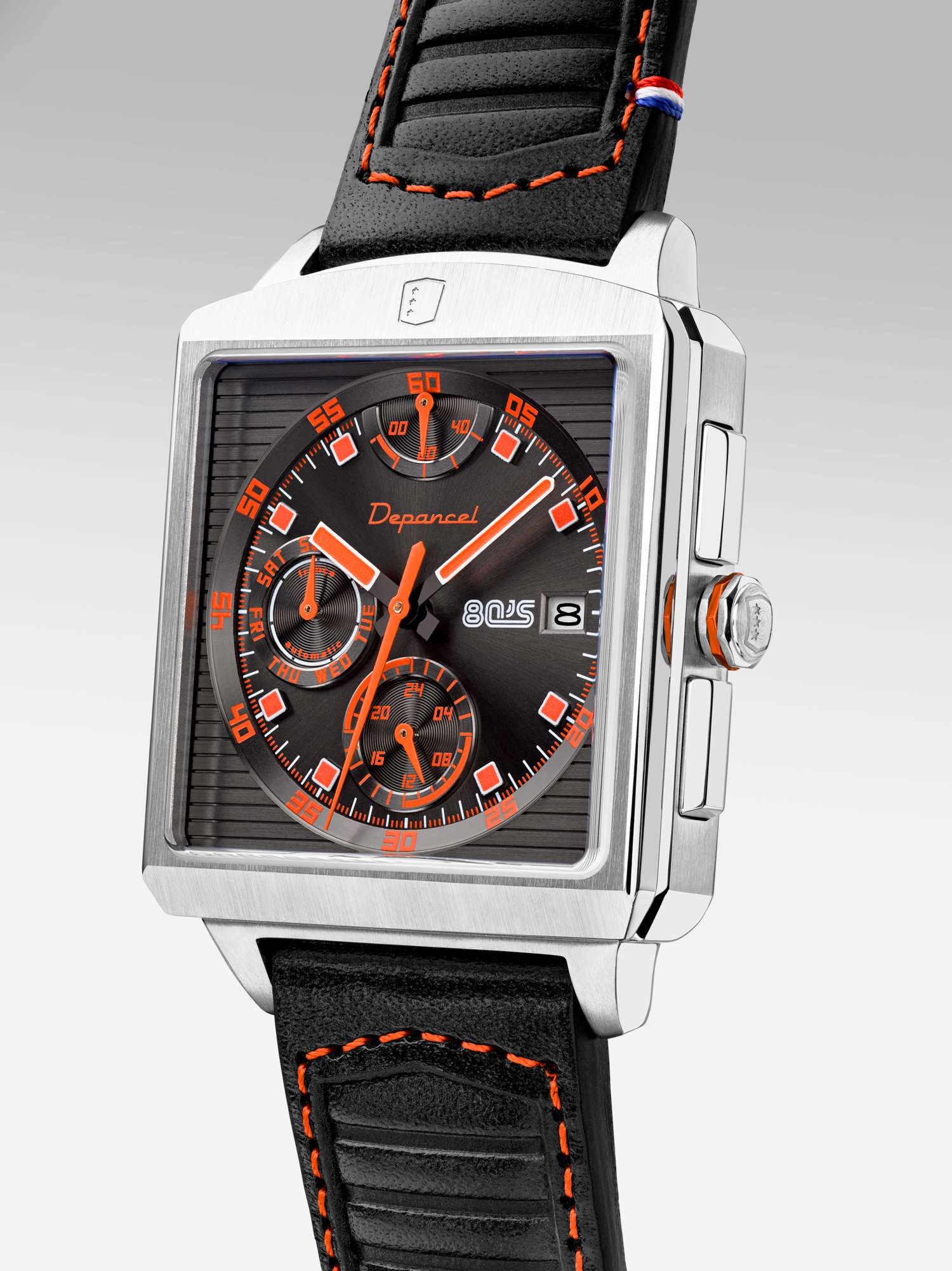 Serie-P  - 80s - montre française homme automatique - calendrier carré_3/4-braceletcuir