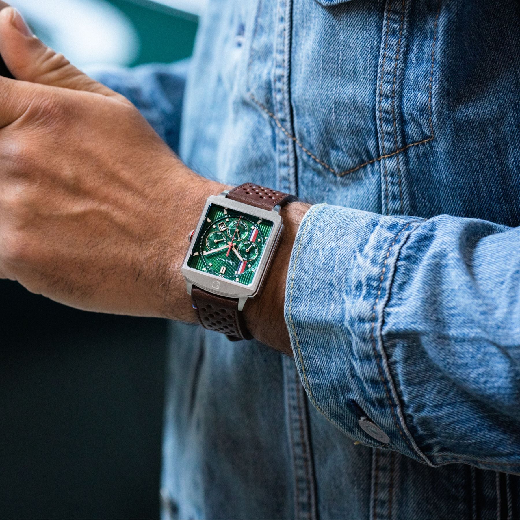 Serie-R - F-back - Metallic Green - montre française homme automatique - calendrier carré