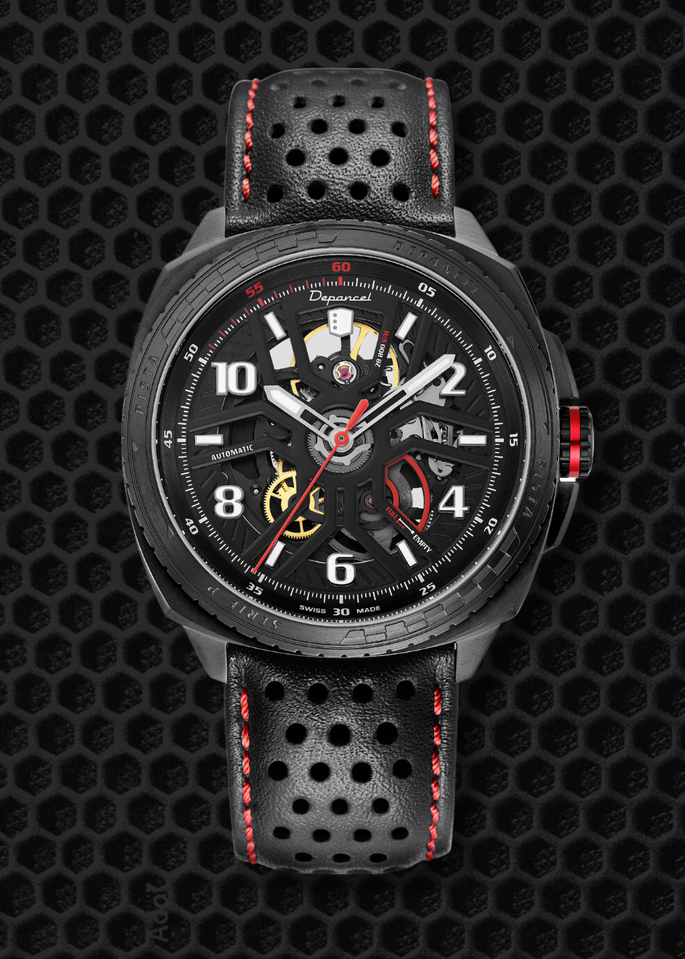 Montre suisse automatique squelette pista GT full black avec bracelet cuir noir rouge sur un fond technique